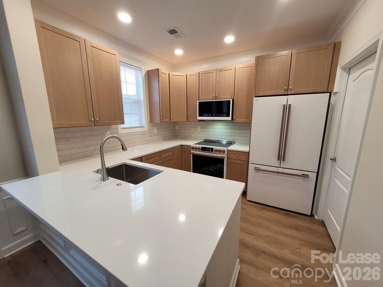 121 Singleton Rd - Photo 4 of 13