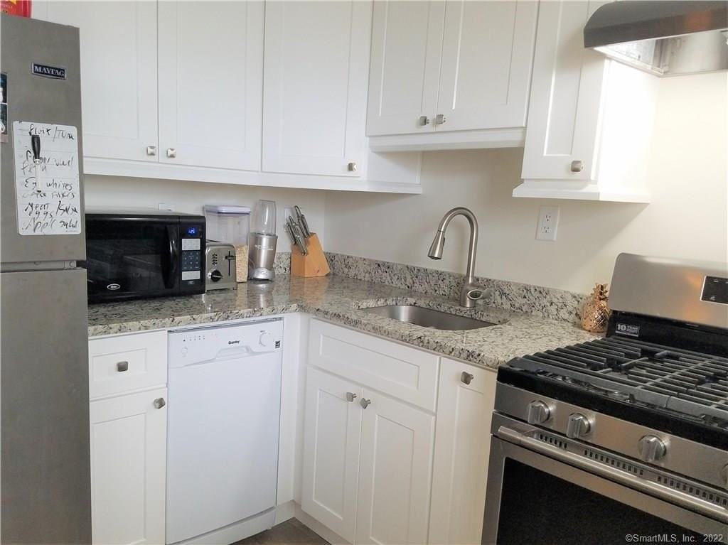 444 Bedford St Apt 7m #7M - Photo 5 of 25