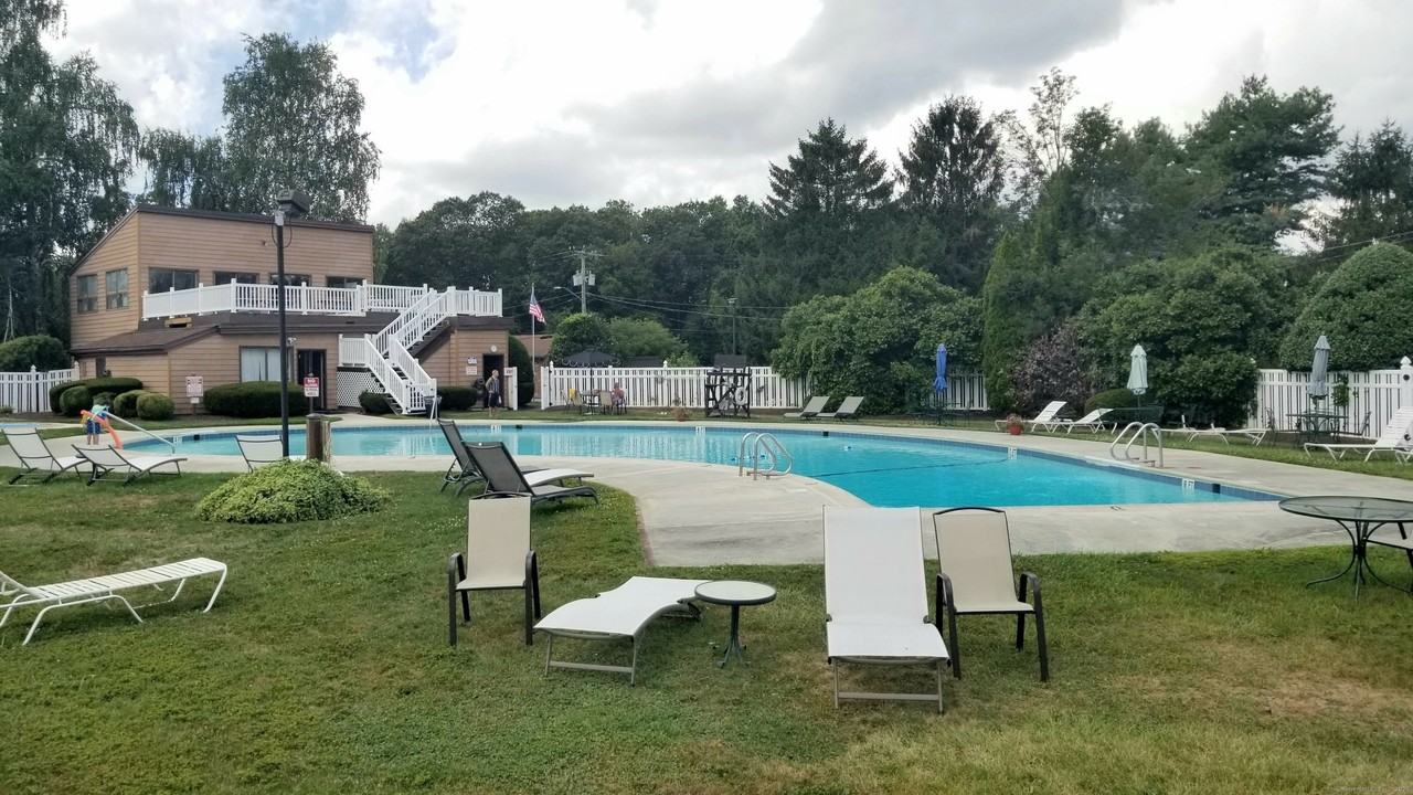 75 Balance Rock Rd Apt 11 #11 - Photo 2 of 21