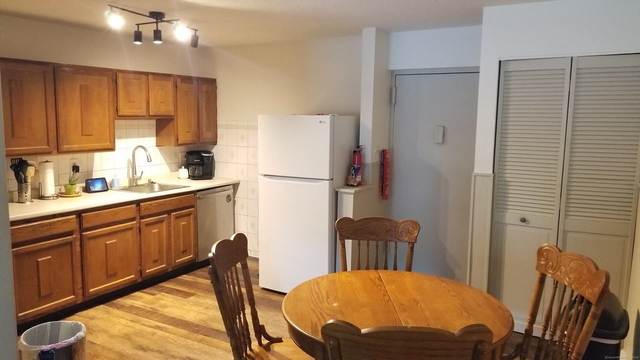 75 Balance Rock Rd Apt 11 #11 - Photo 6 of 21