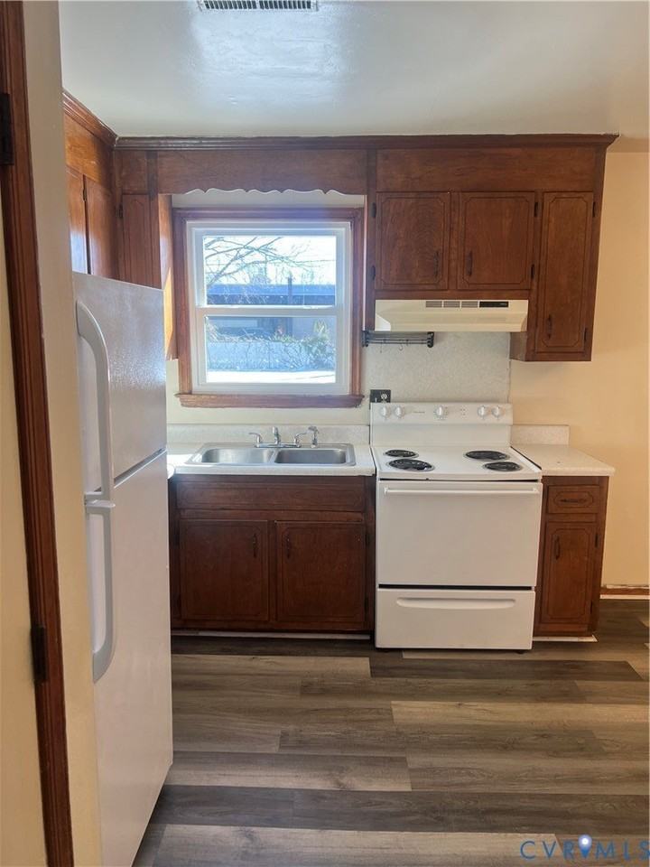 3308 Woodlawn St Unit B #B - Photo 6 of 17