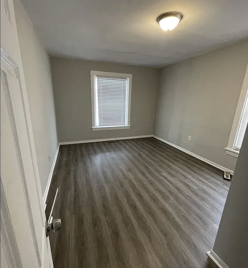 2211 Queen Ave N #1 - Photo 3 of 9