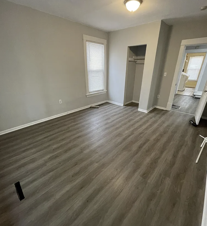 2211 Queen Ave N #1 - Photo 4 of 9