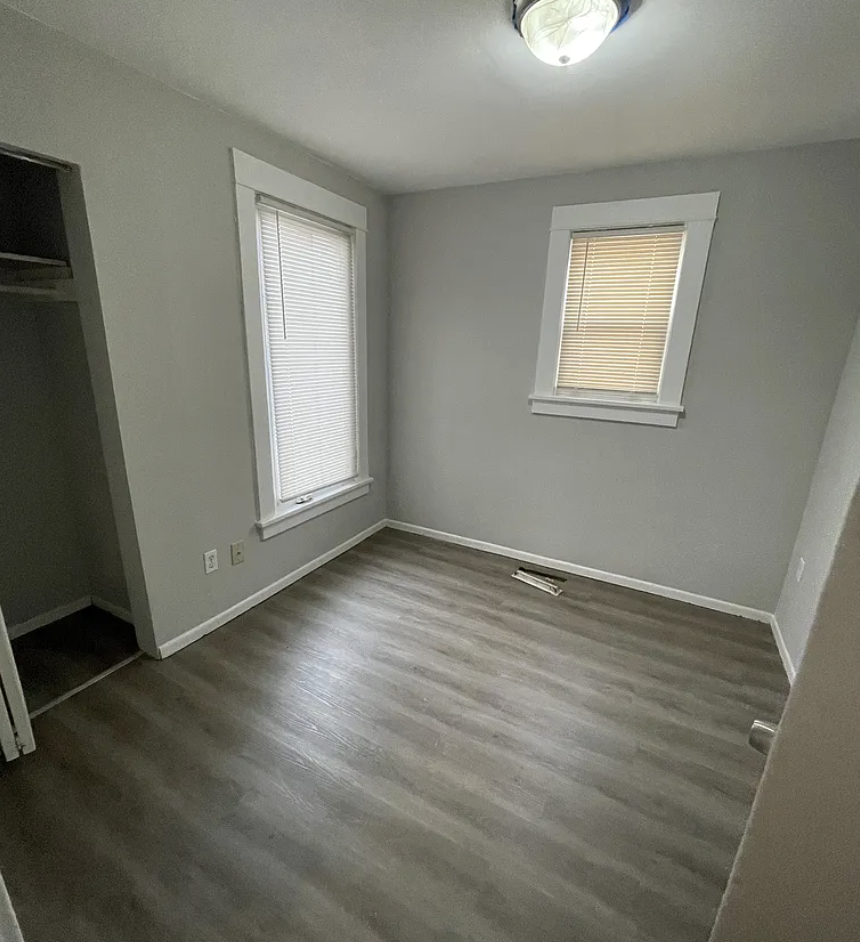 2211 Queen Ave N #1 - Photo 5 of 9