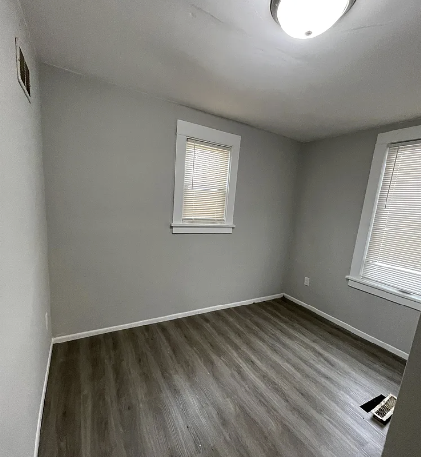 2211 Queen Ave N #1 - Photo 6 of 9