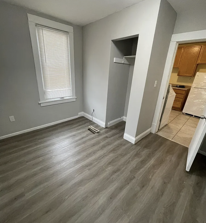 2211 Queen Ave N #1 - Photo 7 of 9