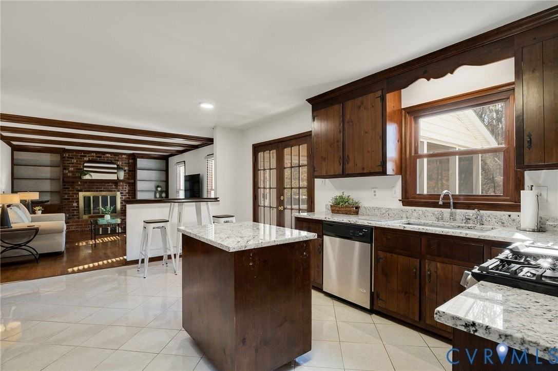 9621 Peppertree Dr - Photo 7 of 34