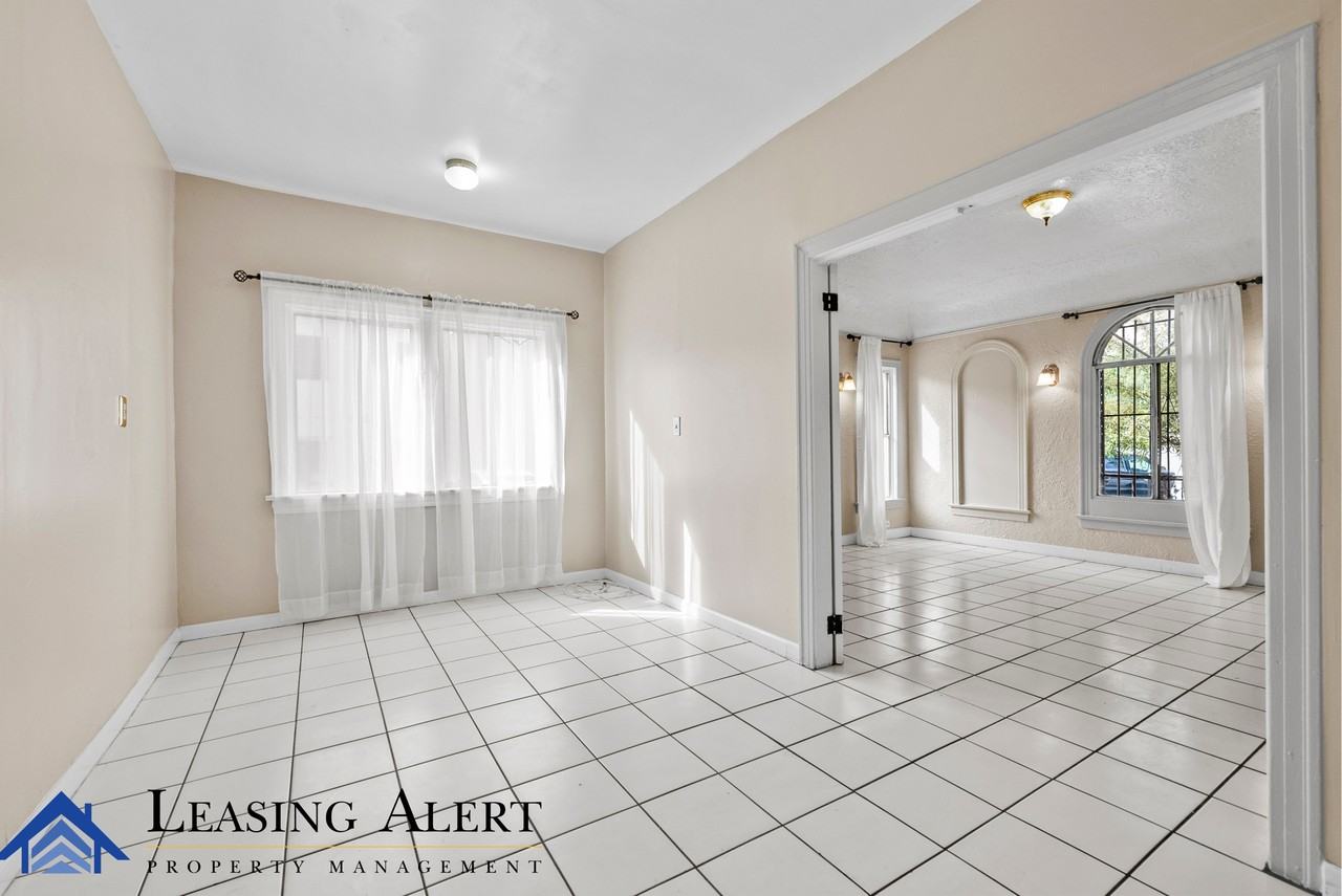 112 S Cummings St #1 - Photo 6 of 15