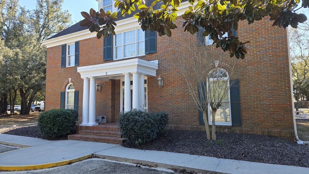 5 Clifford Dr - Photo 2 of 8