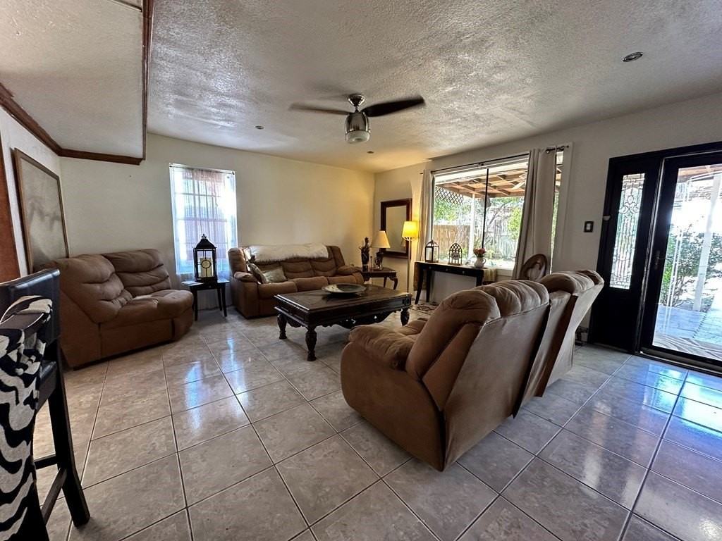 3174 Del Rio Blvd - Photo 2 of 8