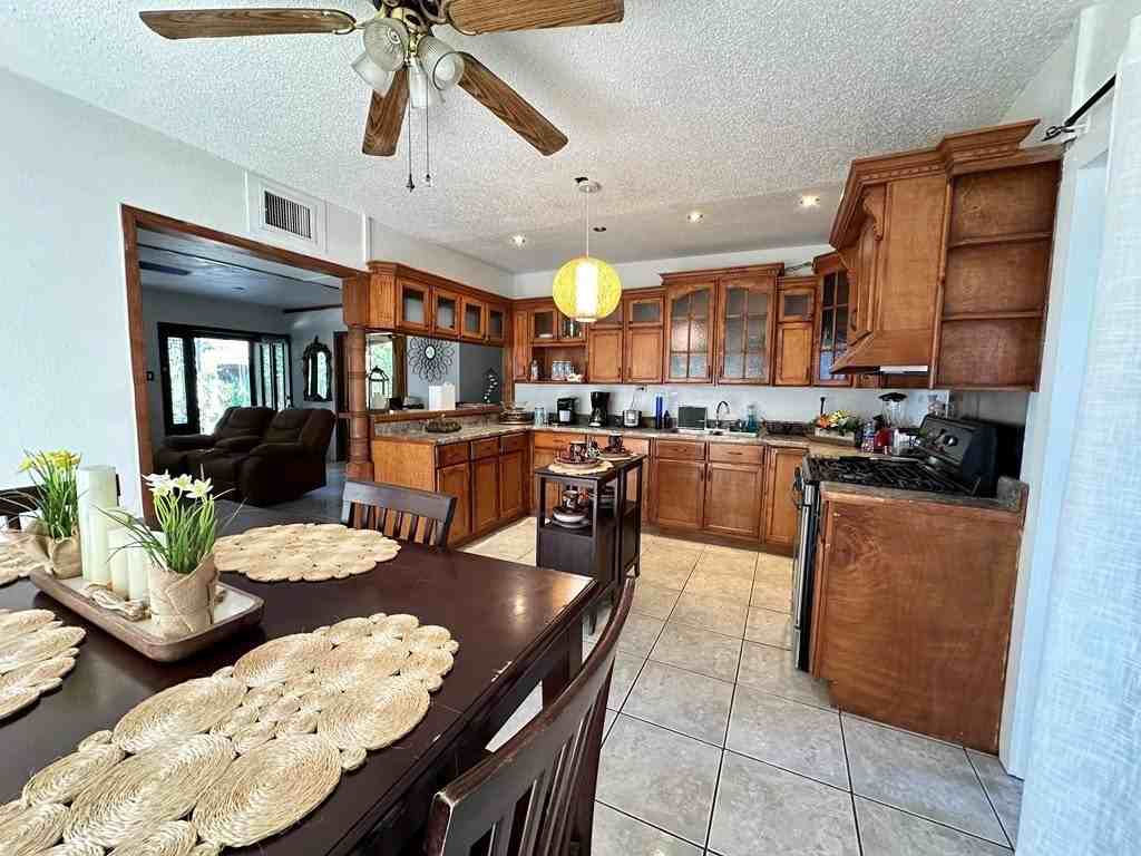 3174 Del Rio Blvd - Photo 3 of 8