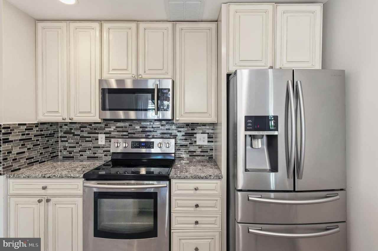 20 Lea Pond Ct - Photo 7 of 24