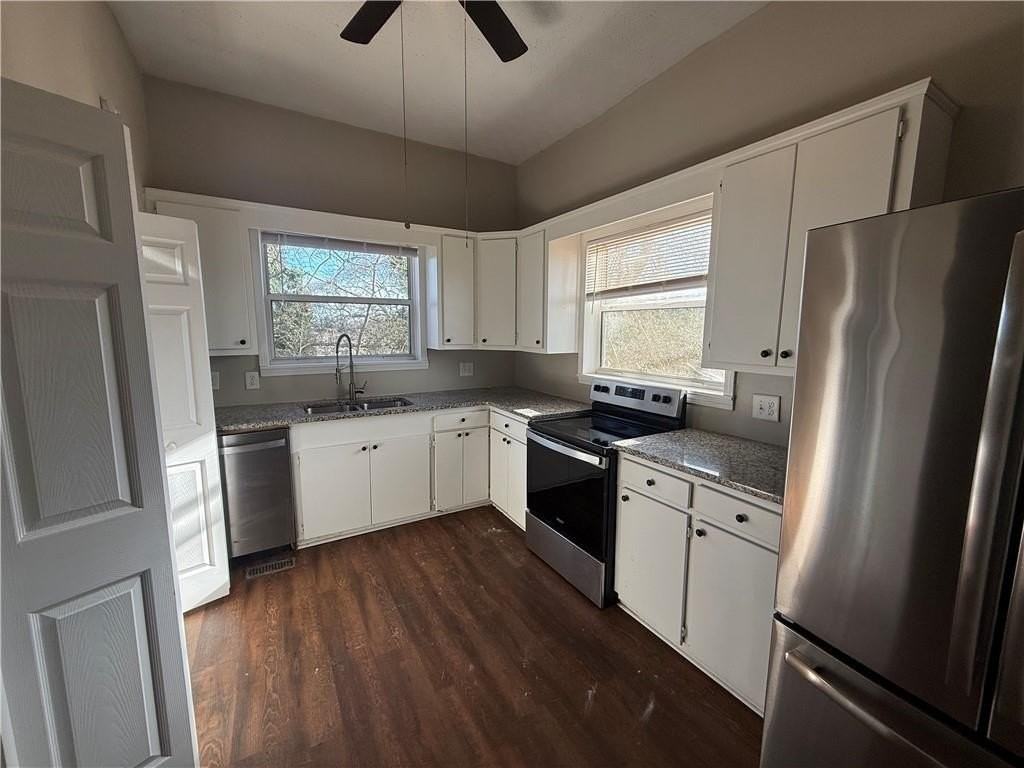 2 Myrtle Dr - Photo 3 of 10