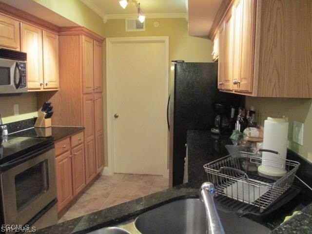 13581 Eagle Ridge Dr Apt 1414 #1414 - Photo 6 of 19
