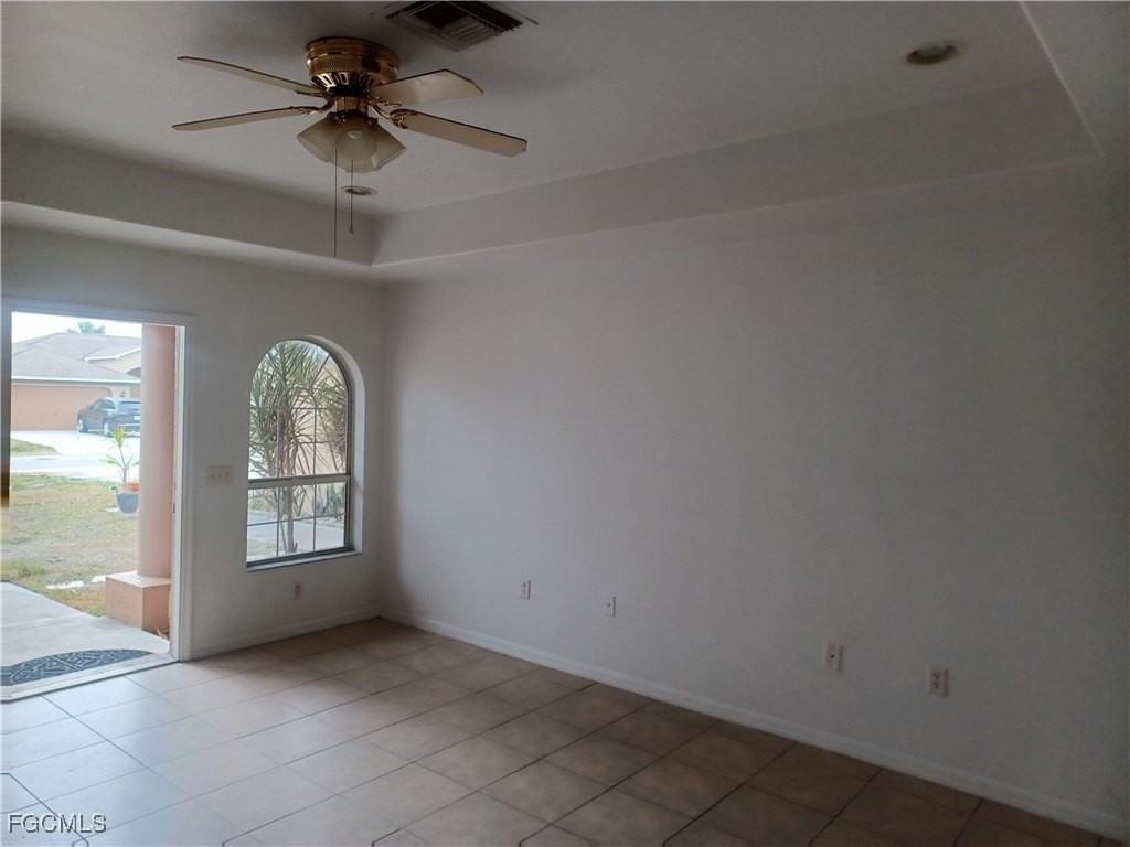 3020 Se Santa Barbara Pl - Photo 3 of 18