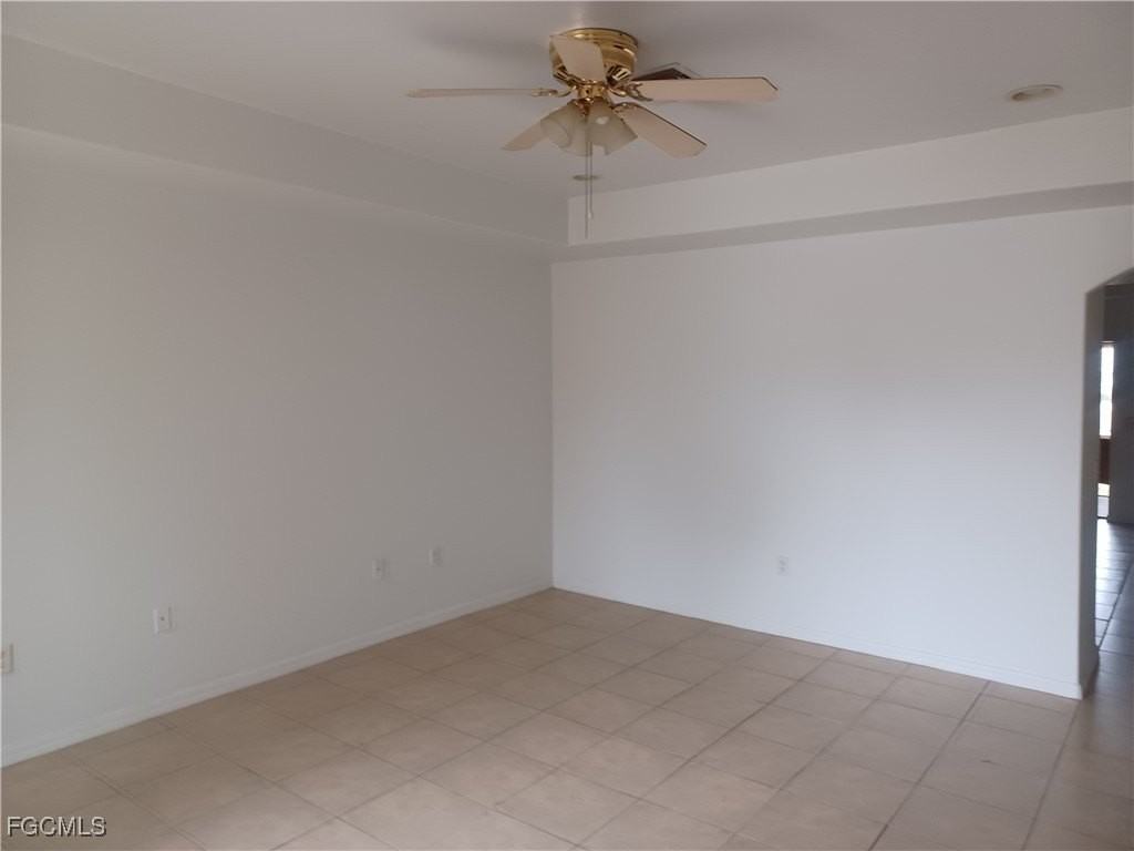 3020 Se Santa Barbara Pl - Photo 4 of 18