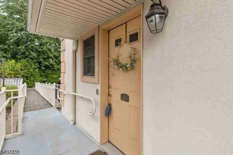 453 Springfield Ave - Photo 6 of 18