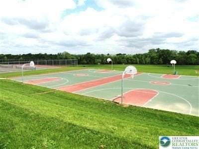 3646 Clauss Dr - Photo 4 of 13