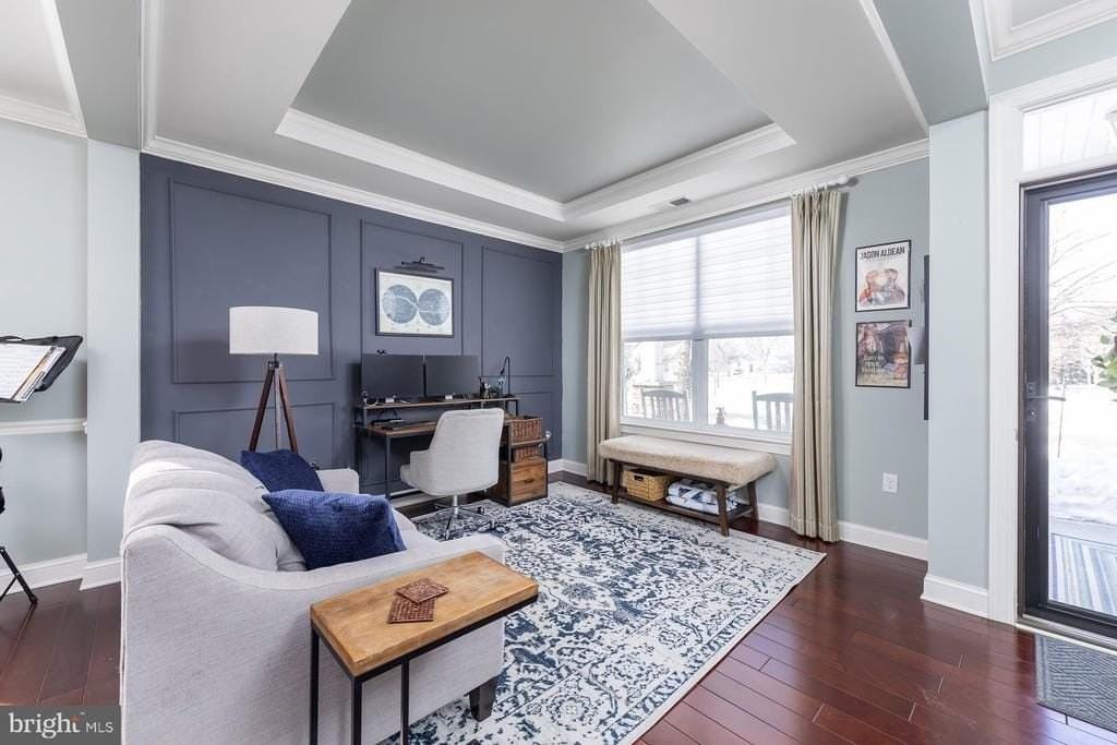 130 Wesley Dr - Photo 3 of 17