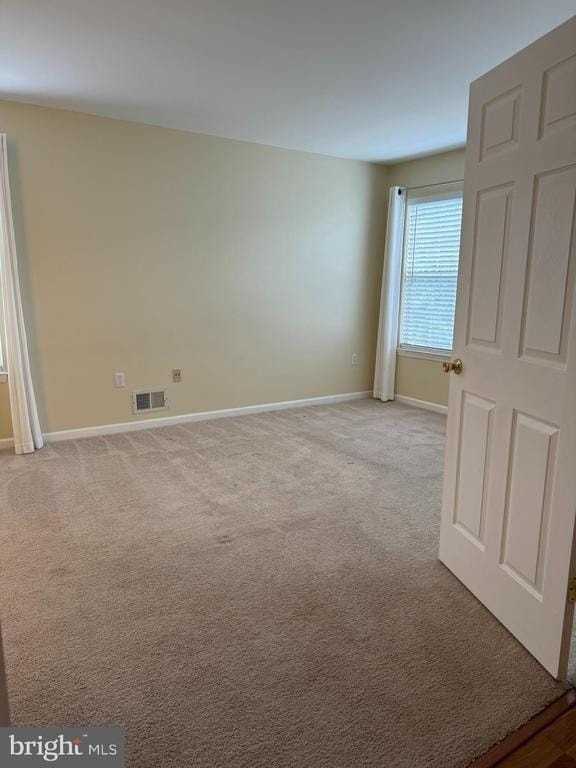 2 Village Ct - Photo 6 of 15