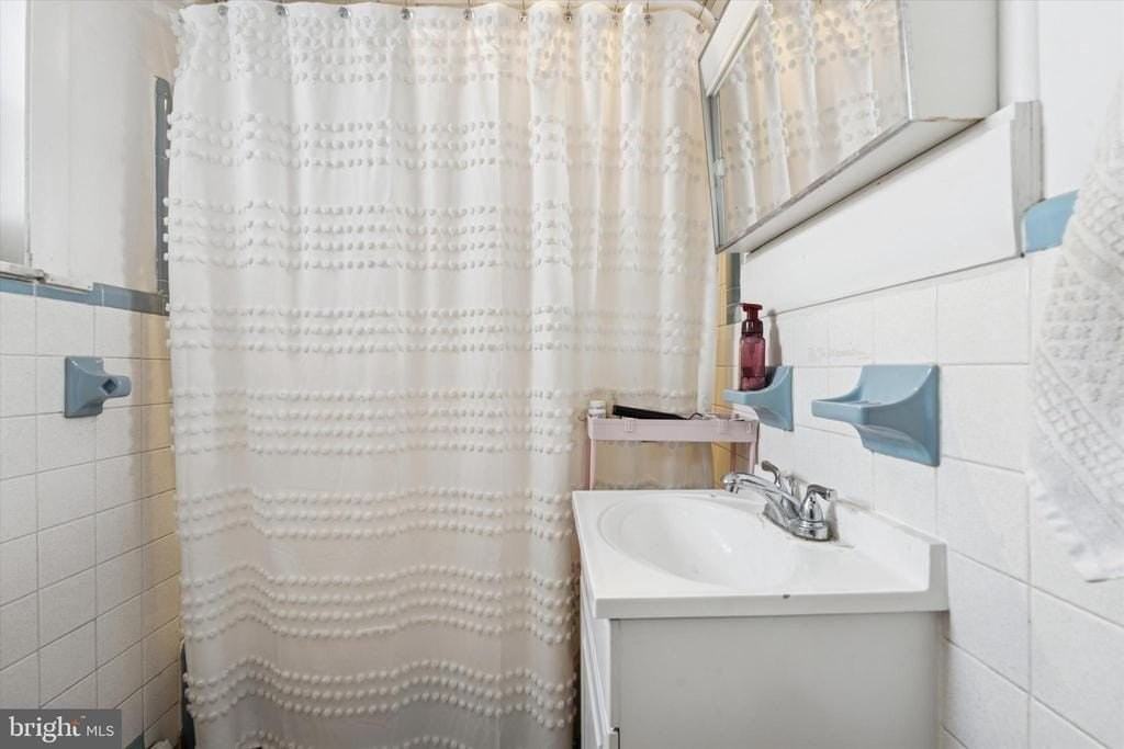 3641 Warren St - Photo 6 of 23