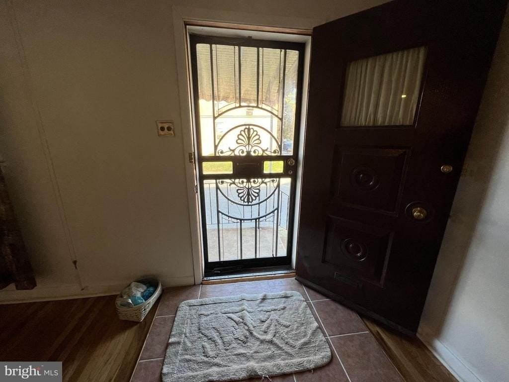 1053 E Sydney St - Photo 5 of 37