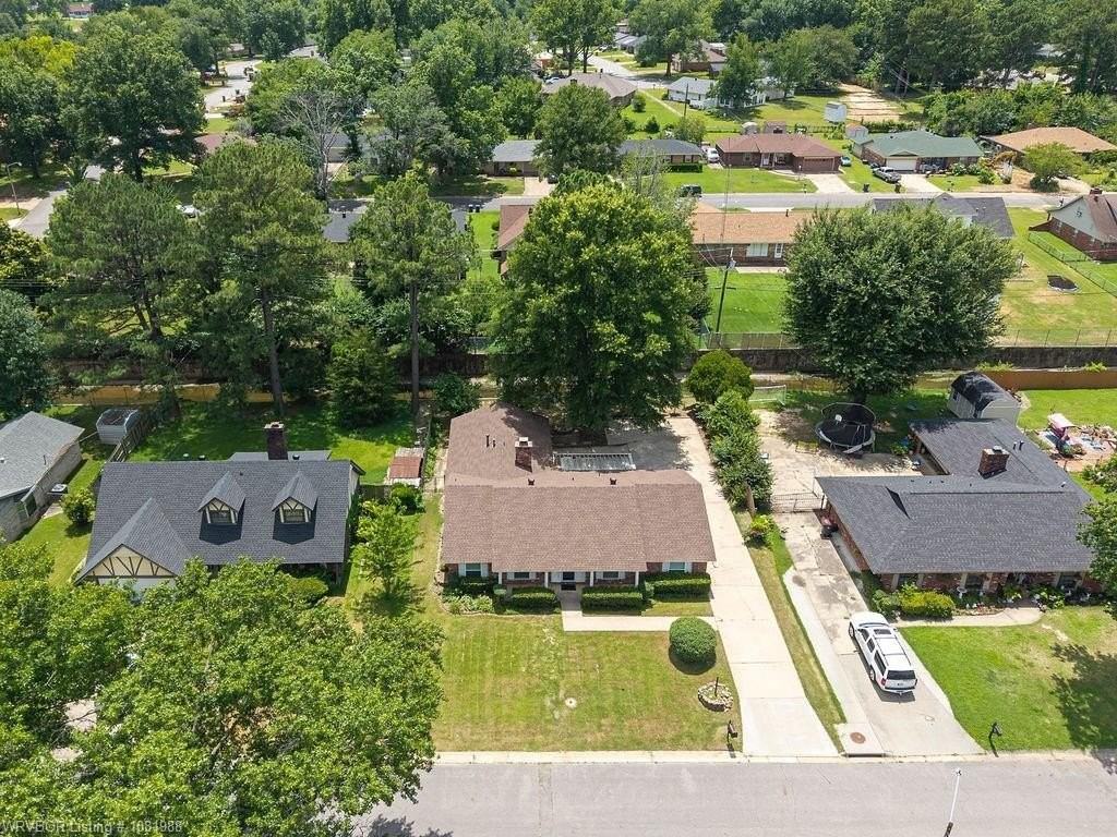 4508 Victoria Dr - Photo 2 of 50