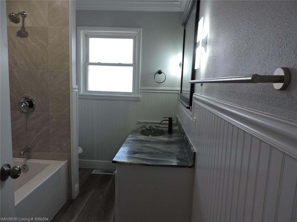 4801 S 28th St - Photo 6 of 20