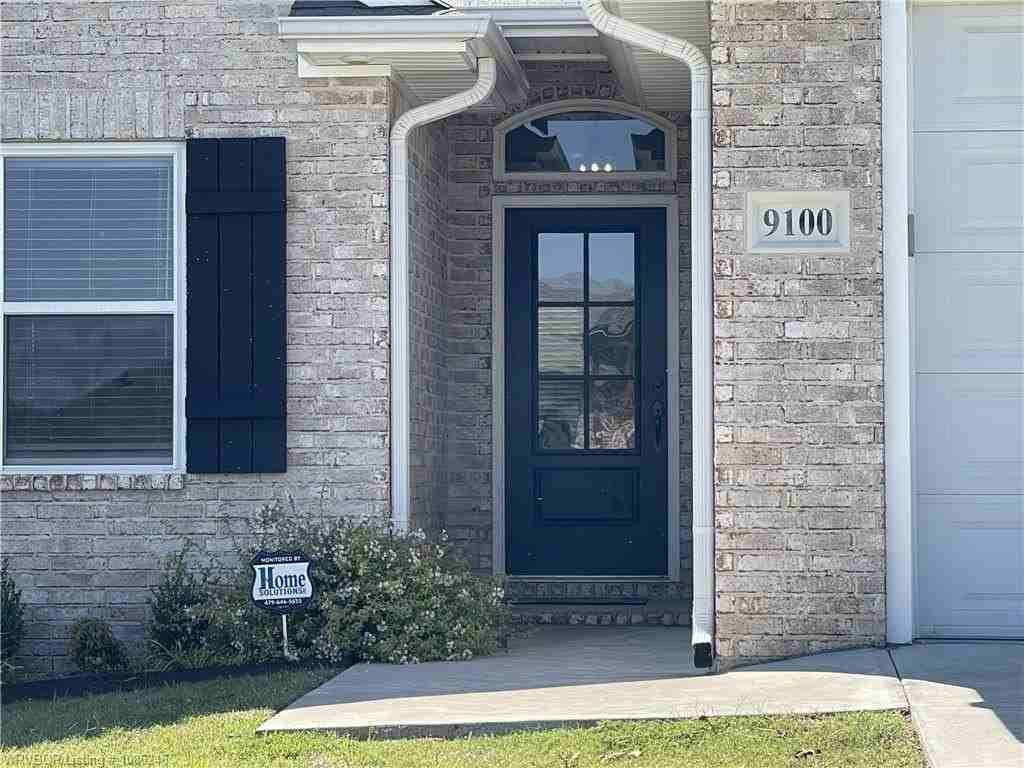 9100 Maysview Ln - Photo 3 of 35