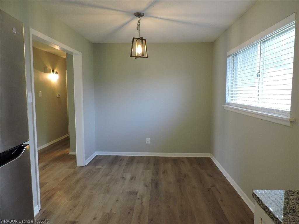 200 S 21st Ter - Photo 4 of 17