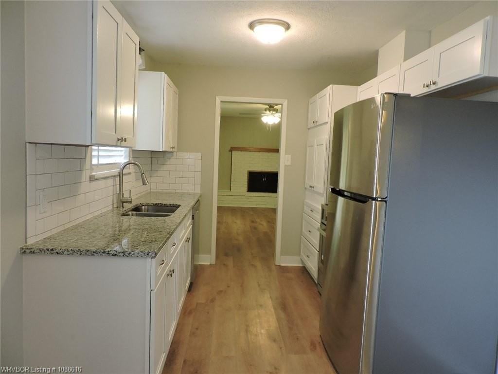 200 S 21st Ter - Photo 5 of 17