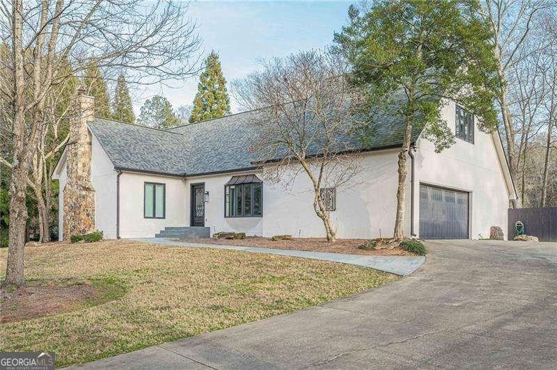 4562 Columns Dr Se - Photo 5 of 50