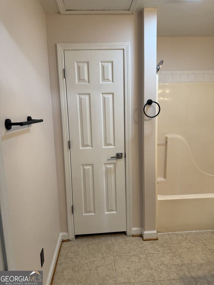 1287 Hampton Locust Grove Rd - Photo 4 of 10