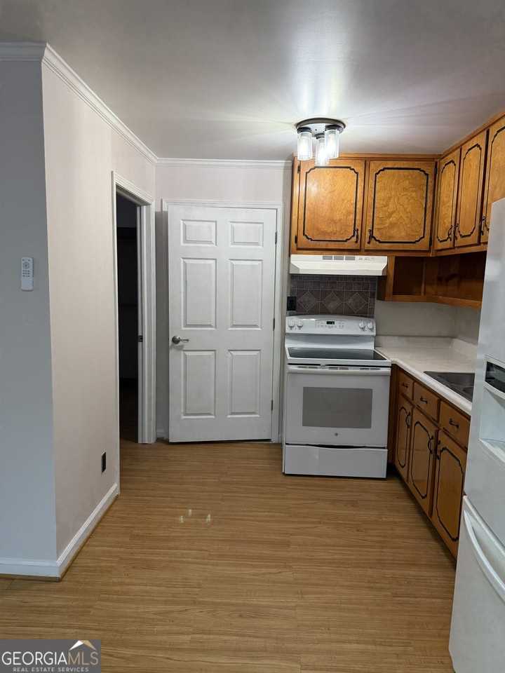 1287 Hampton Locust Grove Rd - Photo 6 of 10