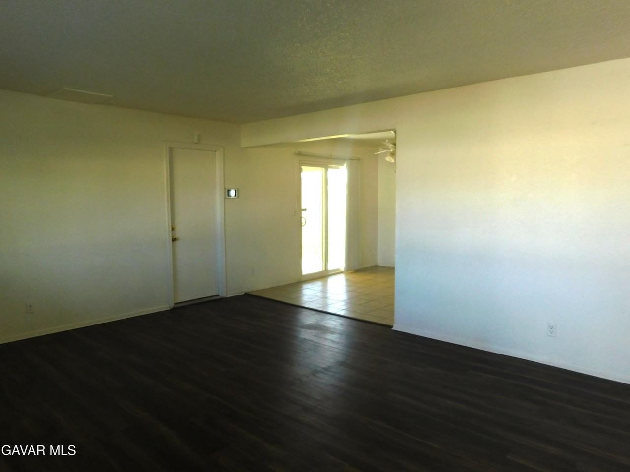 9236 Bay Ave - Photo 3 of 17