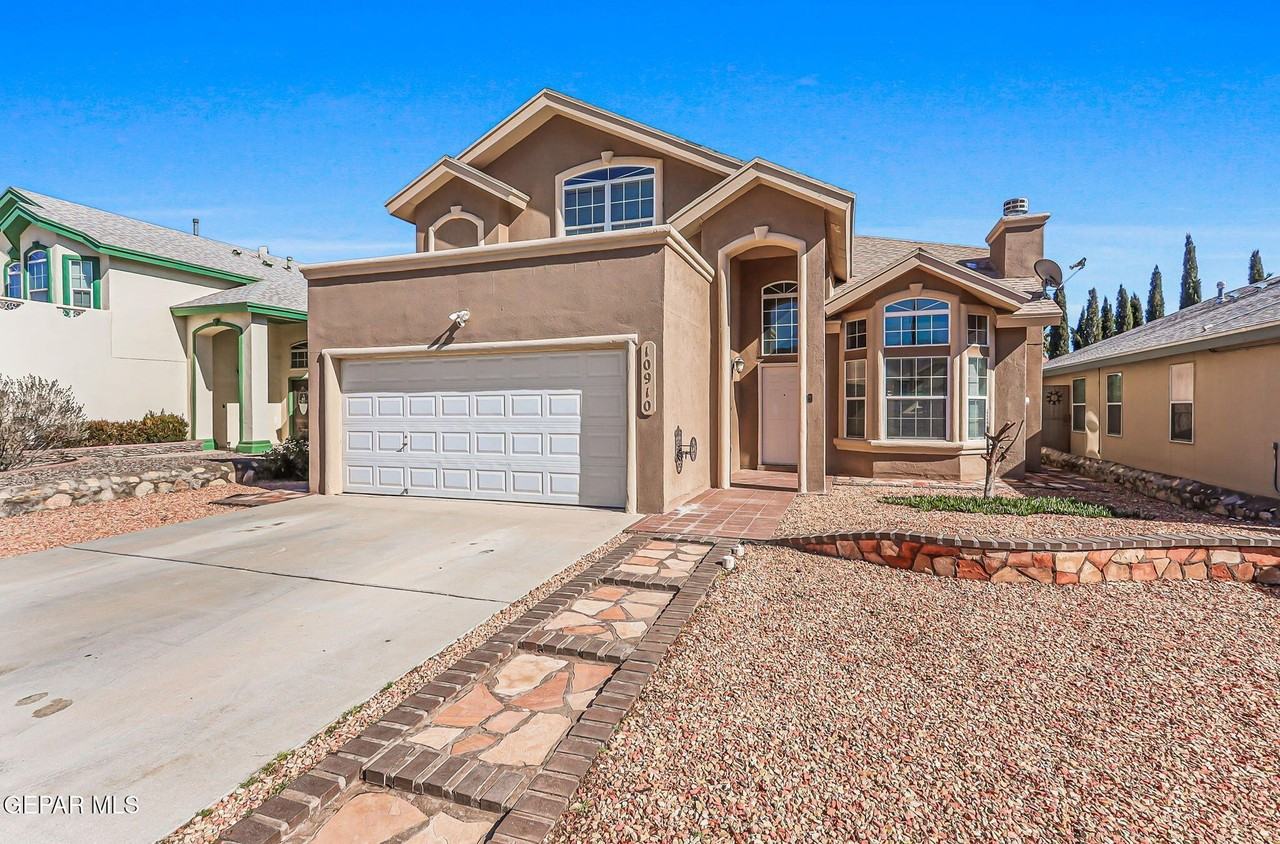 10910 Acoma St - Photo 5 of 50