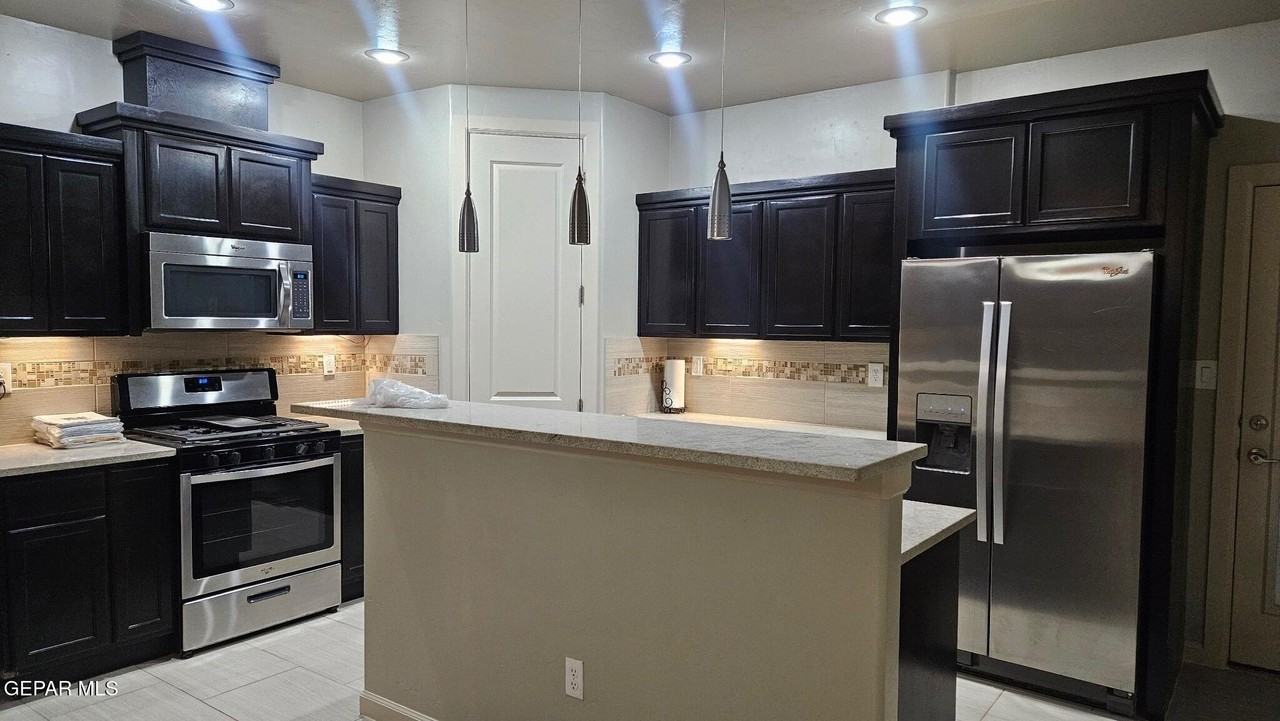 14251 Loma Ponce Ct - Photo 4 of 8