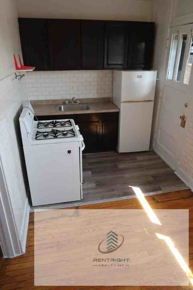 1749 W Devon Ave #1749-3 - Photo 4 of 8