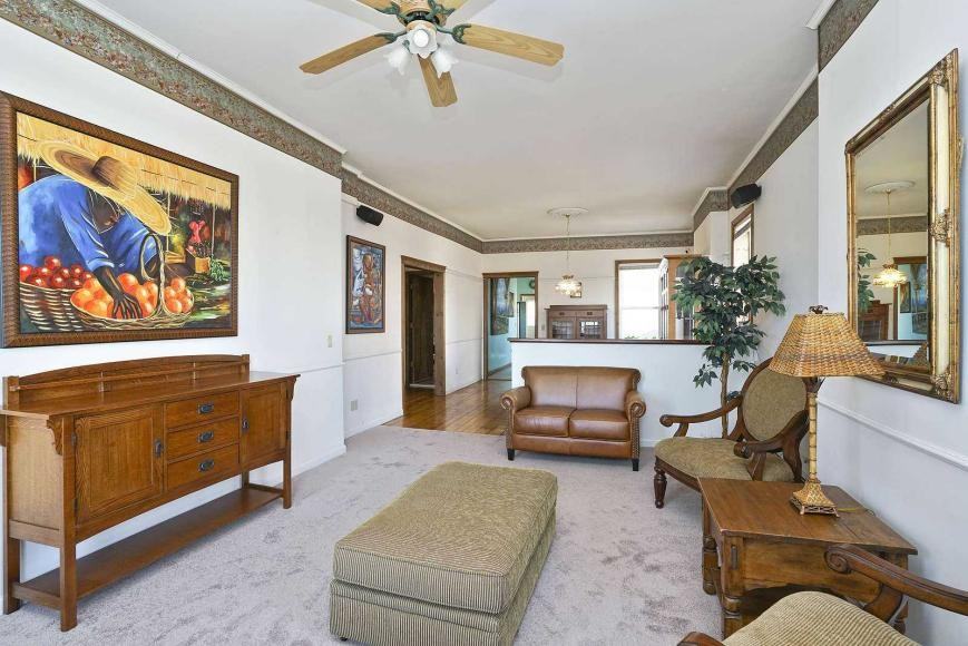 26 Centre St - Photo 3 of 10