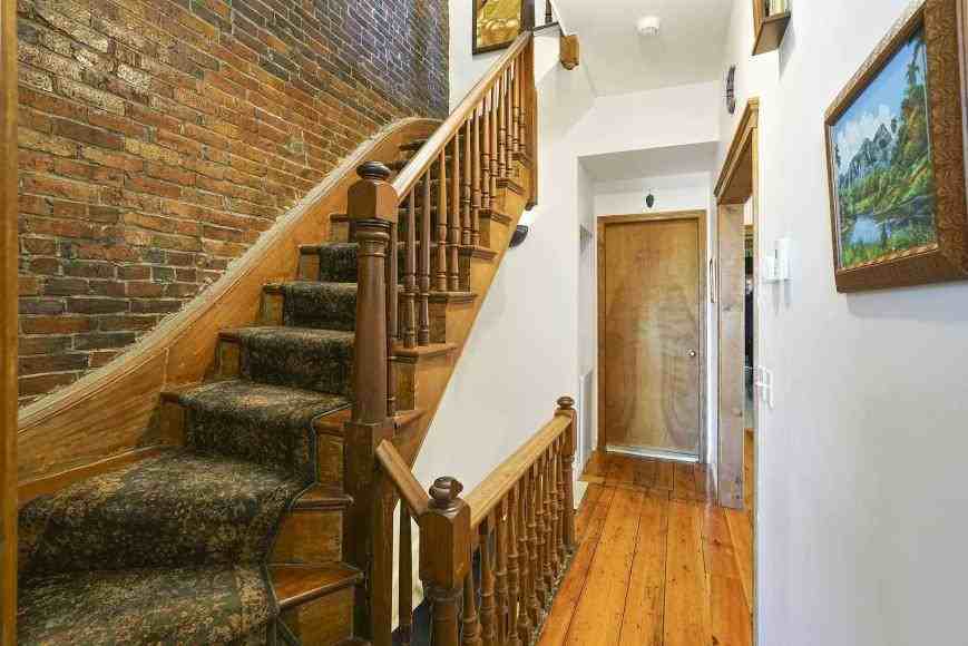 26 Centre St - Photo 7 of 10