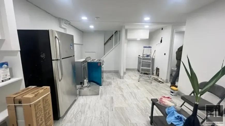 752 Lincoln Ave - Photo 5 of 10