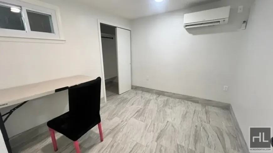 752 Lincoln Ave - Photo 6 of 10