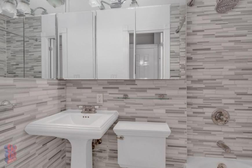 44 E 1st St - Photo 4 of 6