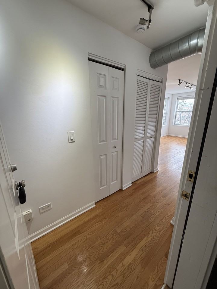 W Leland Ave #C1 - Photo 2 of 8