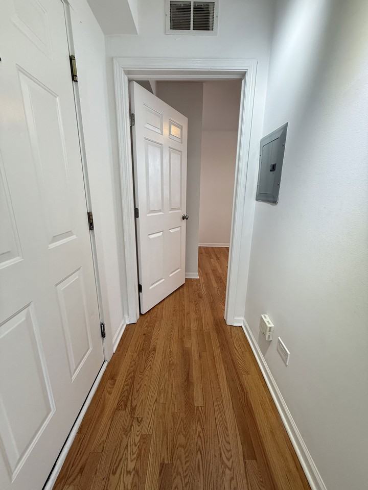 W Leland Ave #C1 - Photo 4 of 8