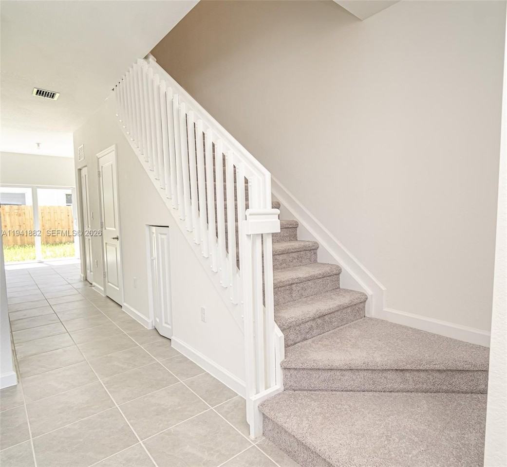 Se 27th Dr - Photo 3 of 8