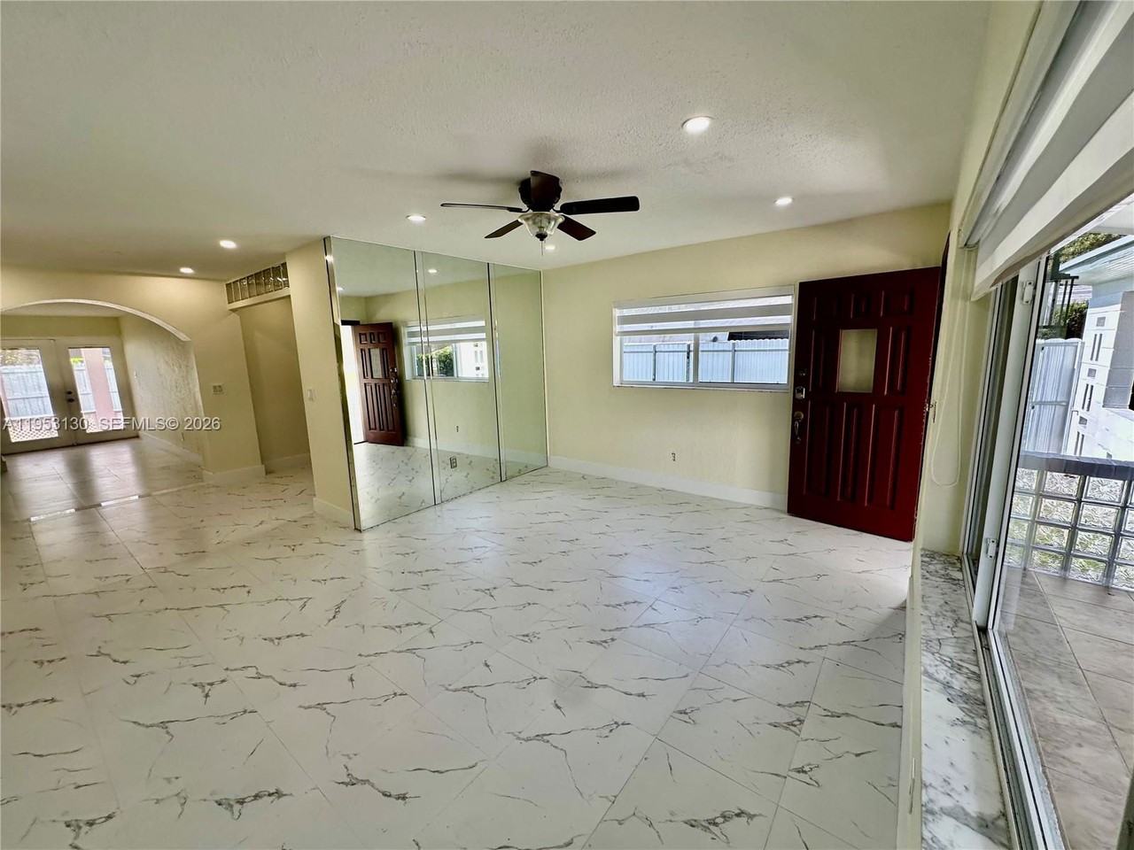 E Hibiscus St - Photo 4 of 8