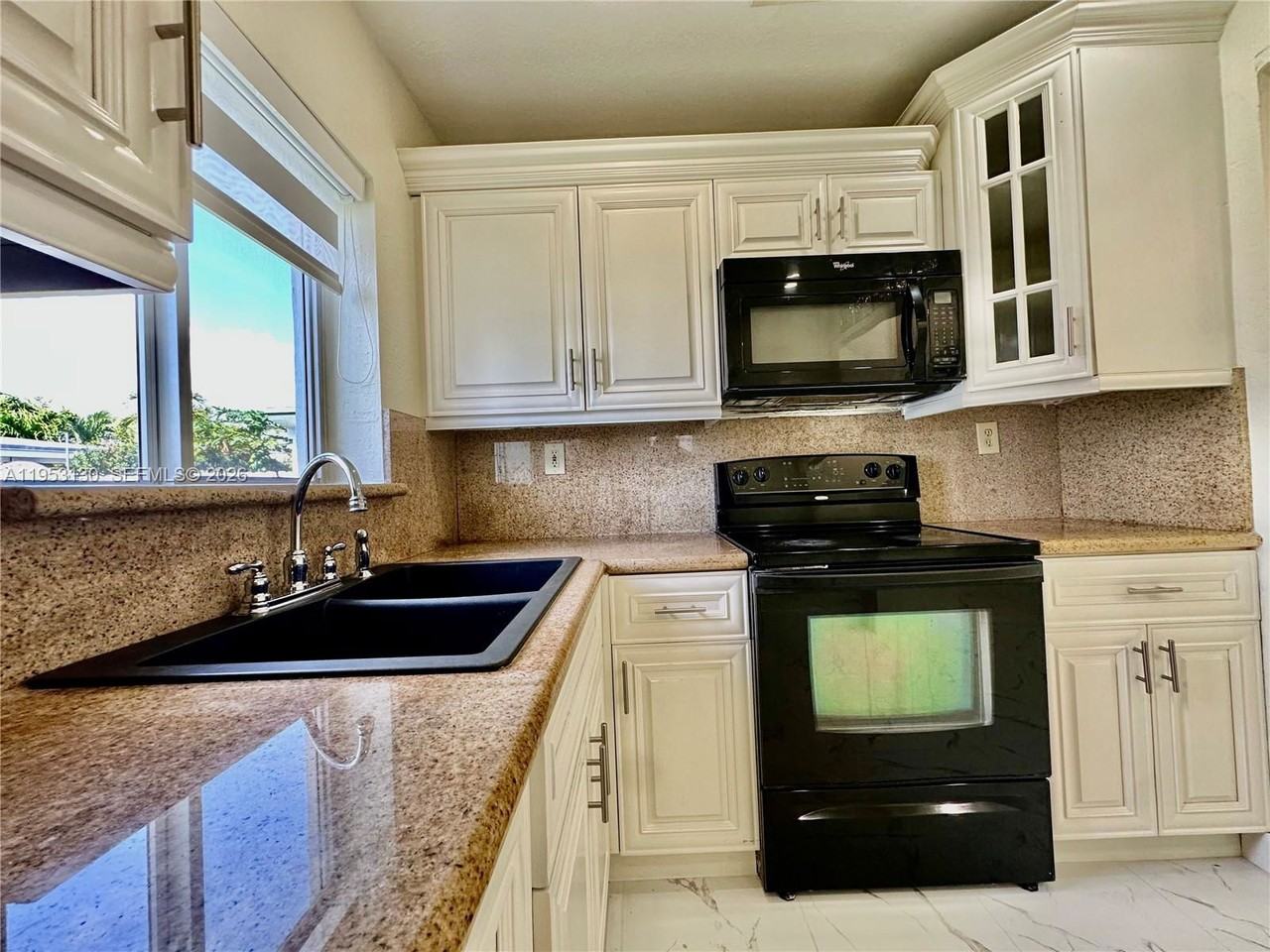 E Hibiscus St - Photo 7 of 8