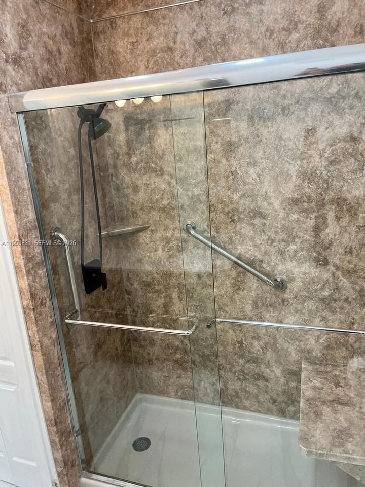 Se 28th Ave - Photo 6 of 8