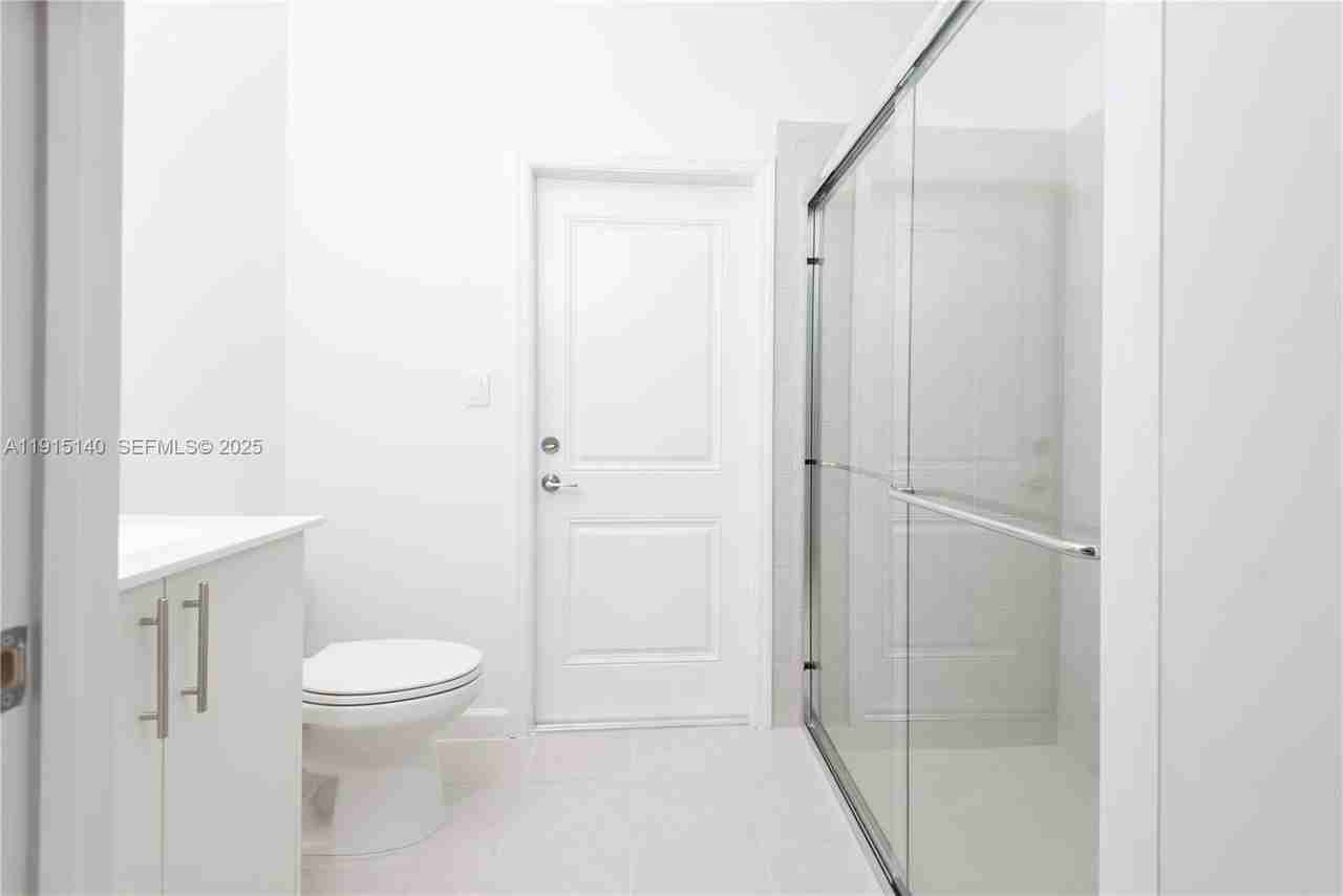 Nw 8th Ct - Photo 4 of 8